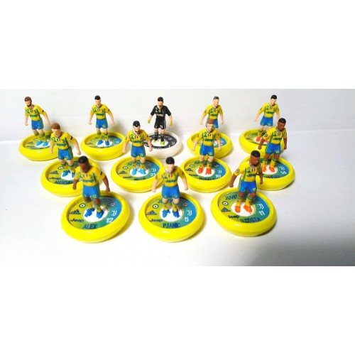 Subbuteo Andrew Table Soccer Juventus 2017-18 away kit on WSB Professional bases
